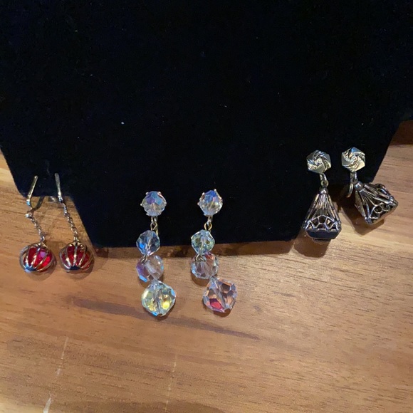 ••Sold•• Vintage golden screw back Earring GUC - Picture 9 of 10